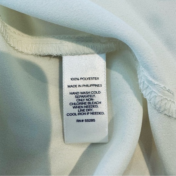 Express | Cream Lace Yoke Long Sleeve Blouse M NWT - Picture 13 of 14